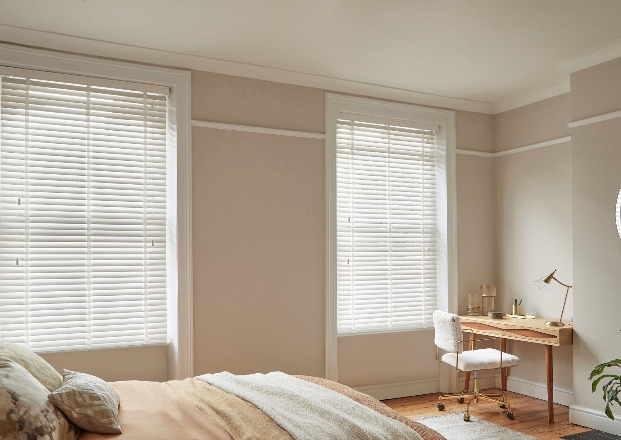 Ellwood Crystal White Wooden blind