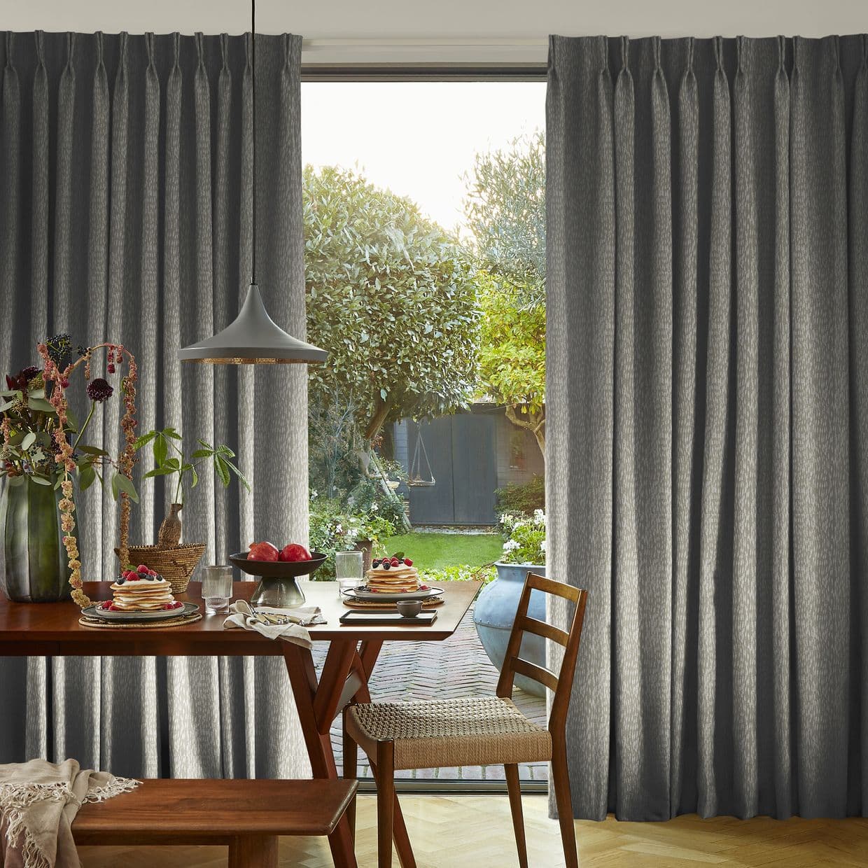 Daze Silver Curtain
