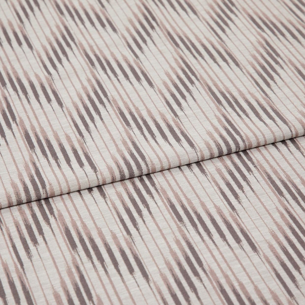 Diffuse Rose Roman blind
