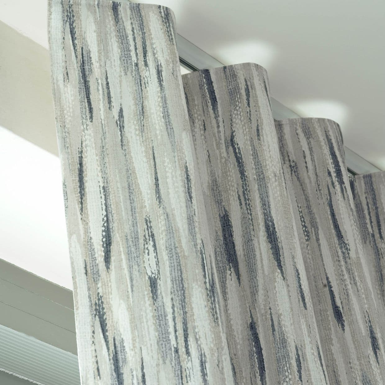 Impression Smoke Curtain