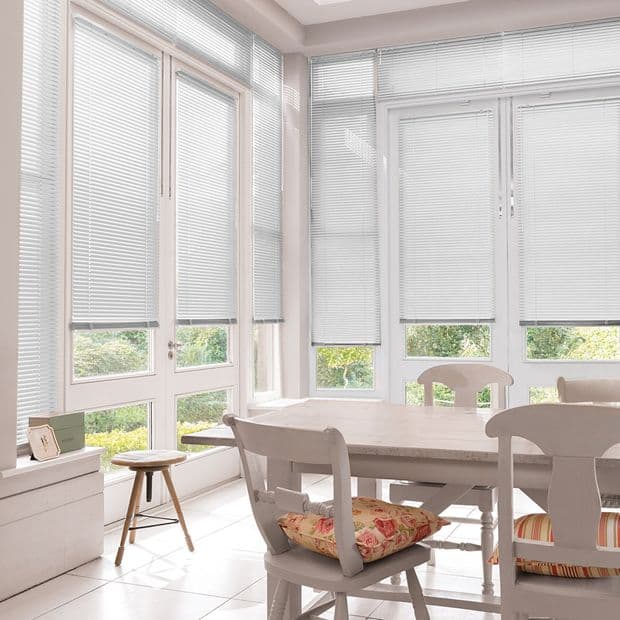 Sheer Luxury Classic Stripe Conservatory Venetian blind